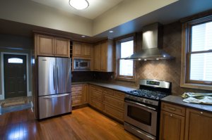 Холодильник на кухне – необходимость и предмет декора